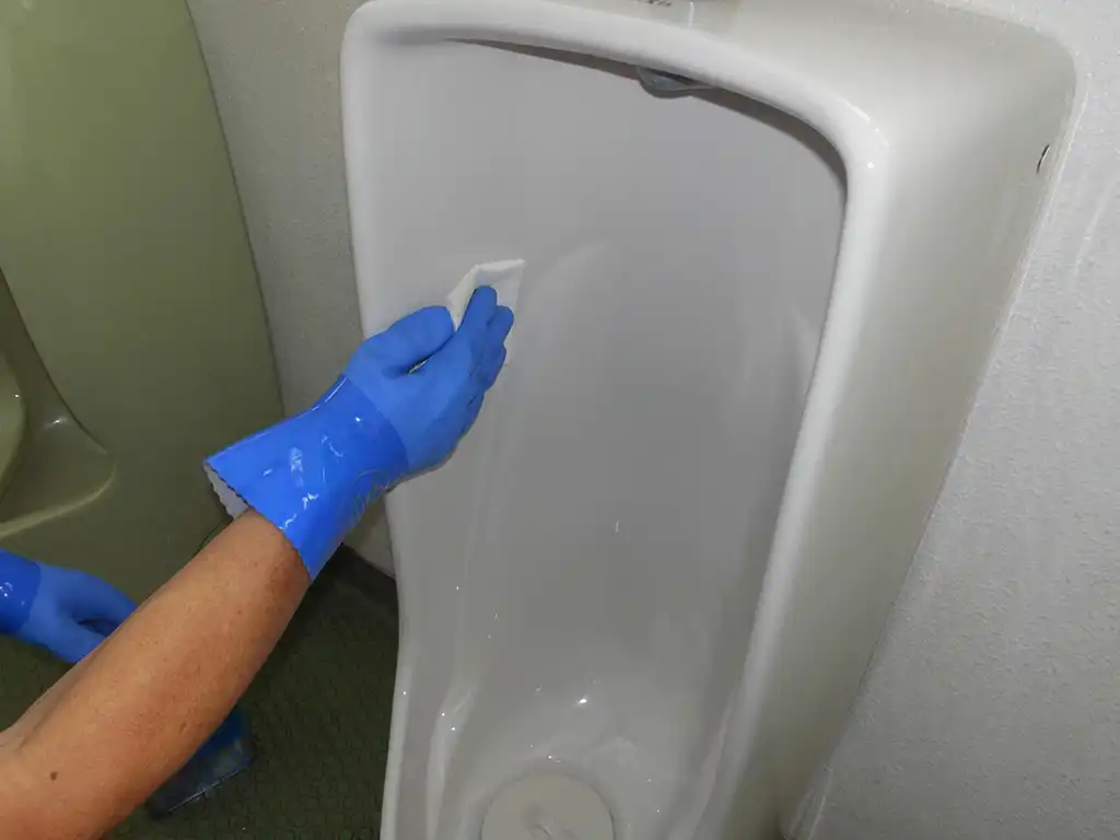 トイレ尿石取り後コーティング